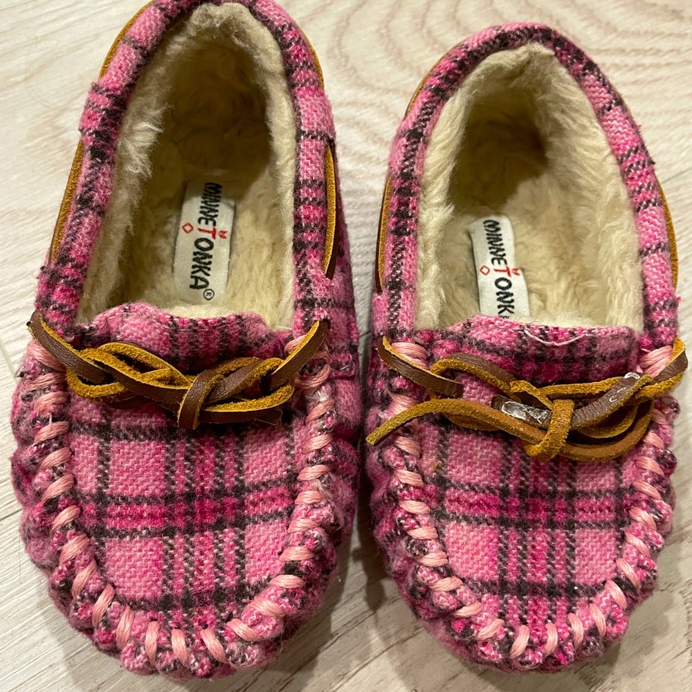 Minnetonka Pink Plaid Fleece-Lined Kids Moccasin Slippers